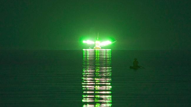 จนท. NASA ตั้งข้อสงสัยแสงไฟสีเขียวในอ่าวไทย มันคืออะไร